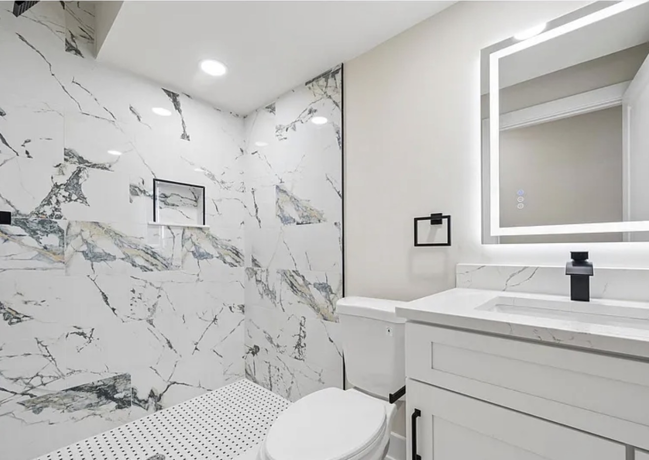 Private Lower Level Executive Suite photo 3